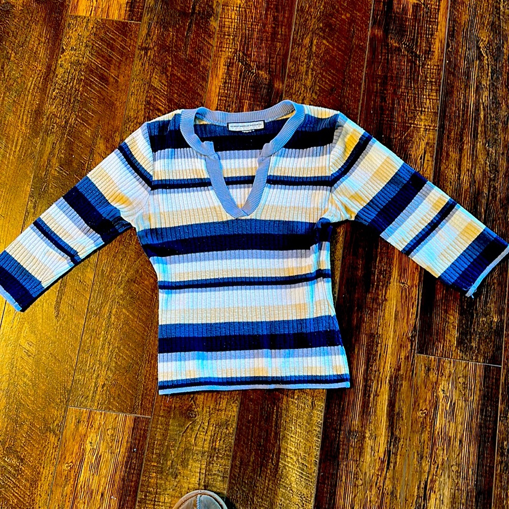 Vintage, form fitting, v neck crop top sweater, multi colored.